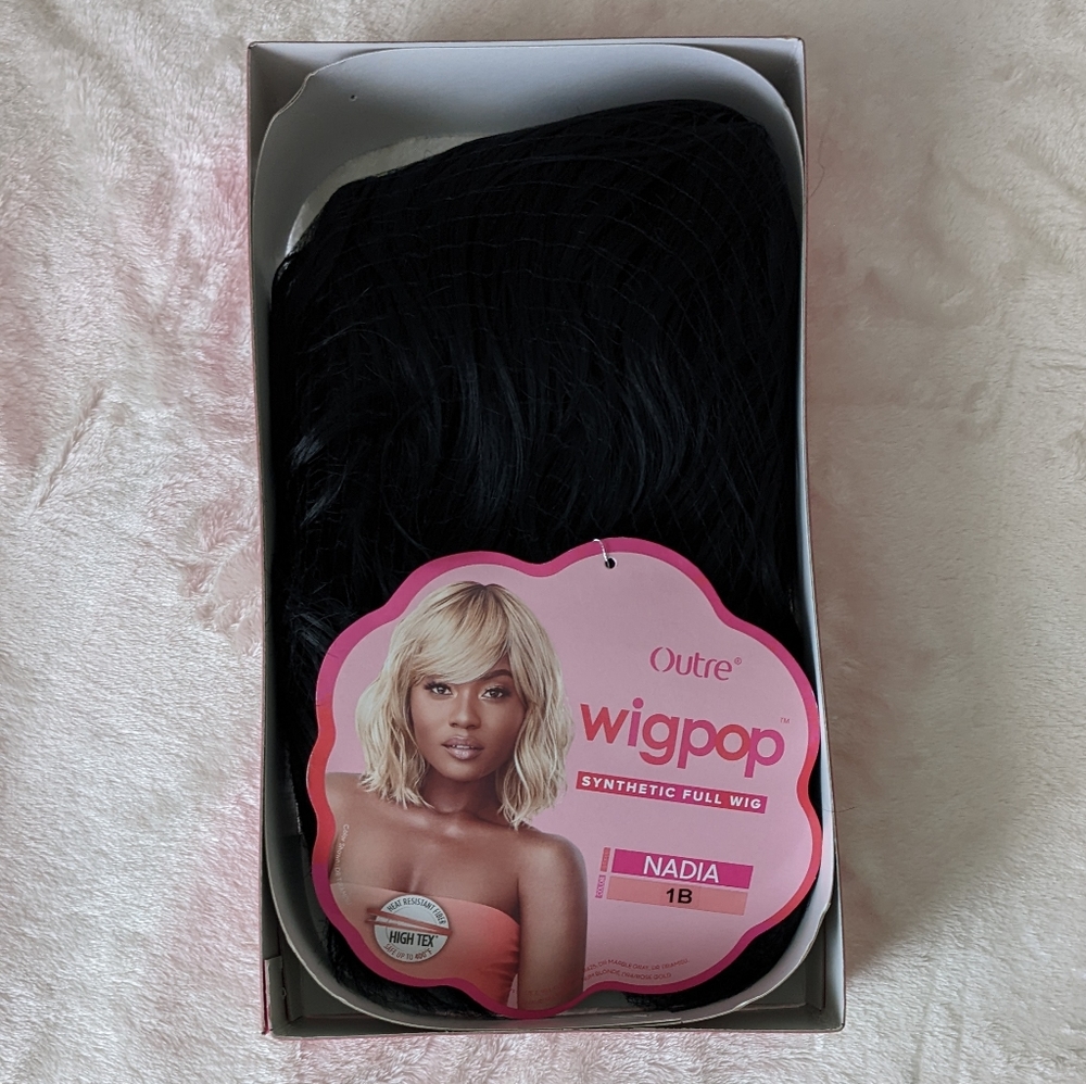 24 HR SALE!! Outre Wigpop Synthetic Full Wig Color 1B